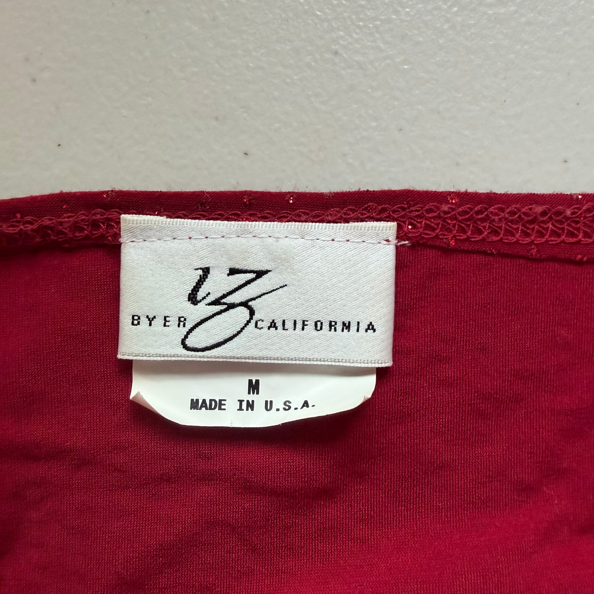 (M) vtg cowl neck red sequin top with tie detail