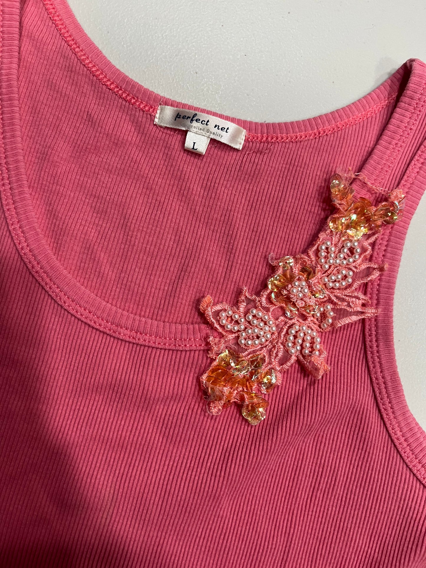 (L) 2000s Pink Sequin Pearl Flower Lace Trim Tank