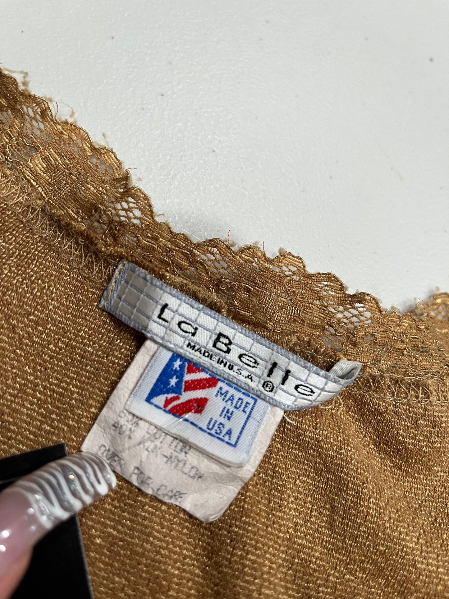 (S) La Belle Vintage Lace Trim Top