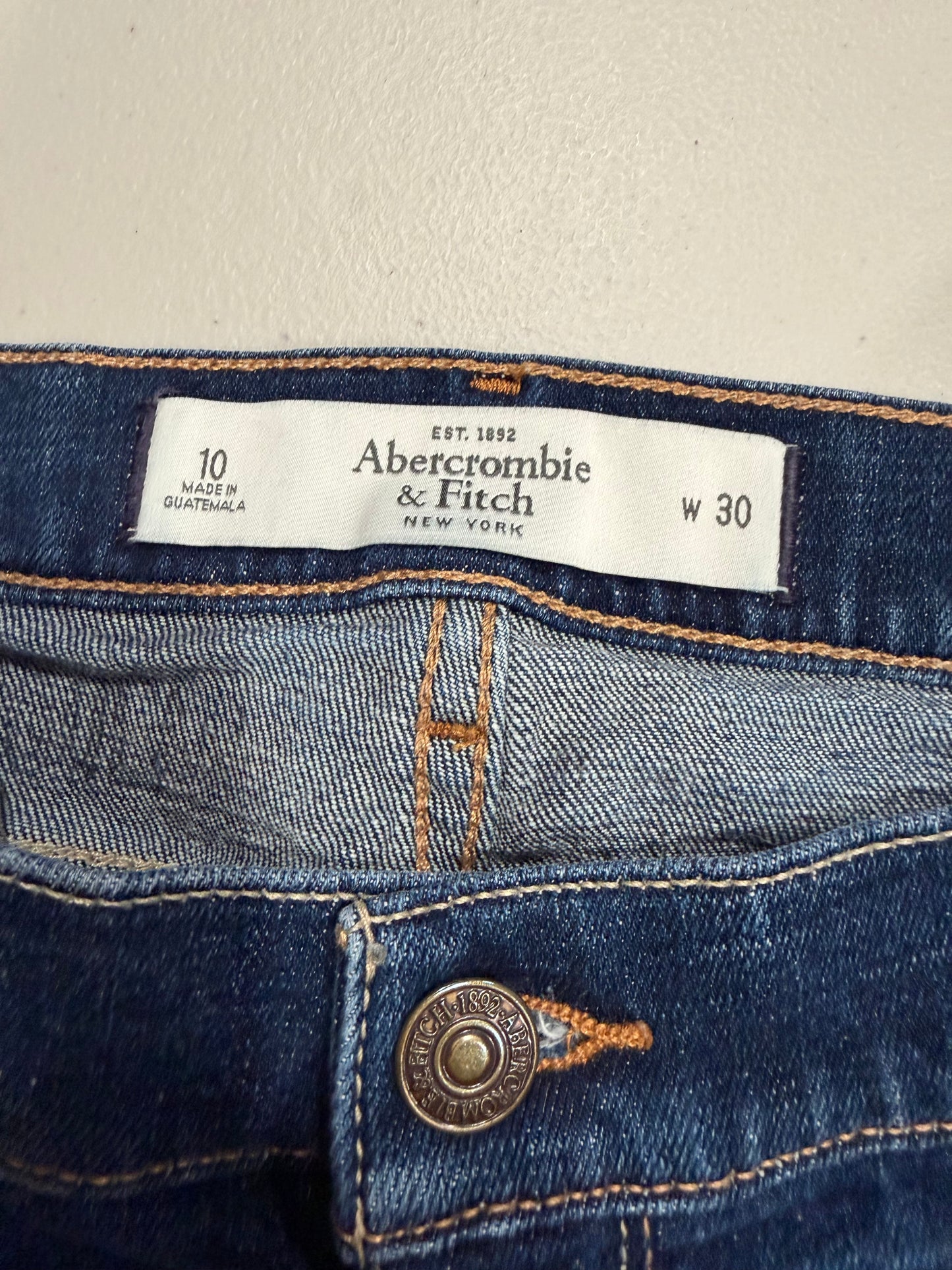 (34”) early 2000s abercrombie & fitch mini denim shorts