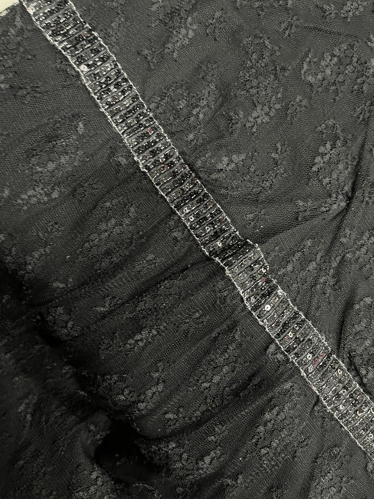 (M) 2000s Lace Sequin Trim Tank