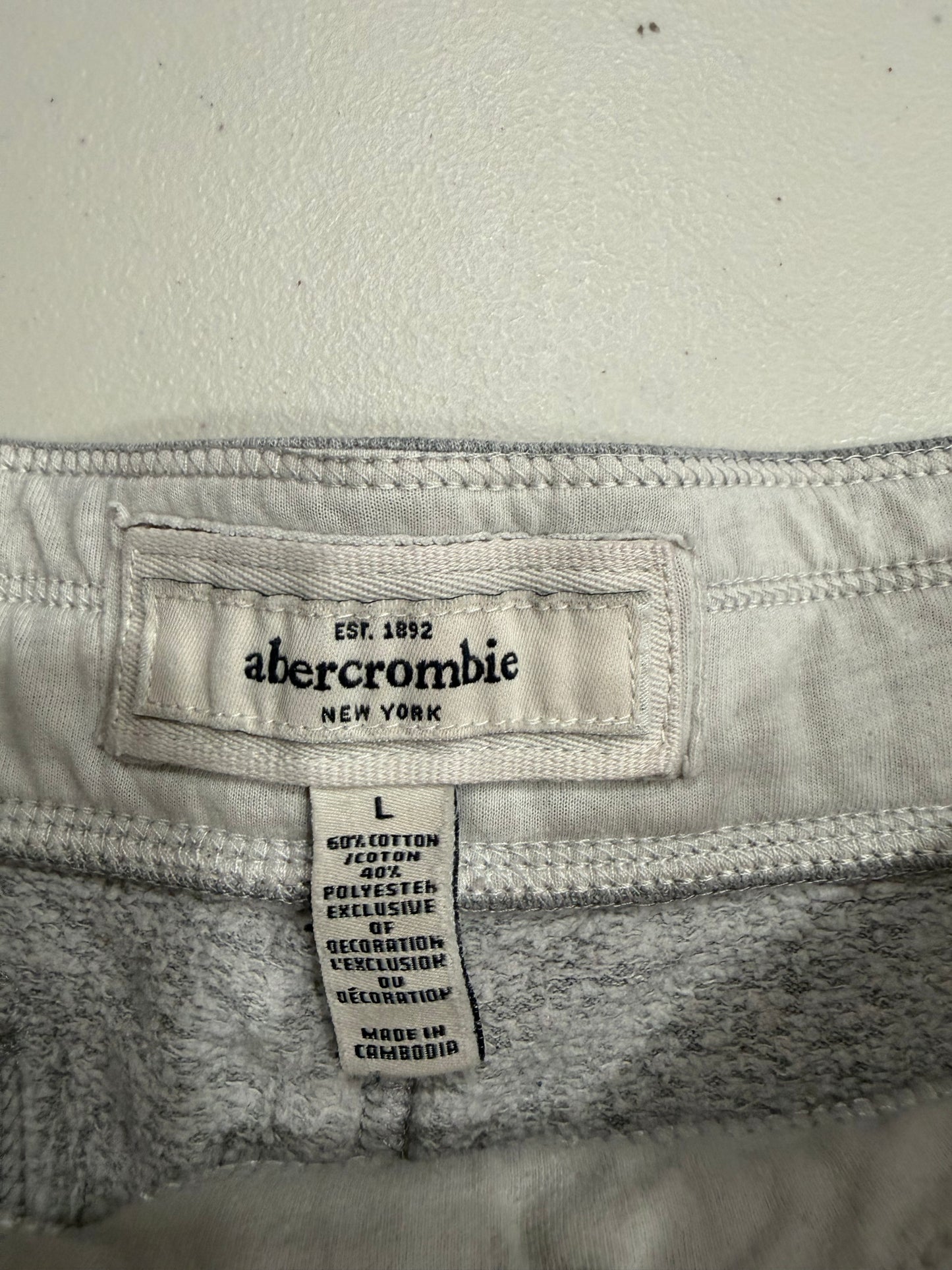 (S) 2000s abercrombie grey shorts