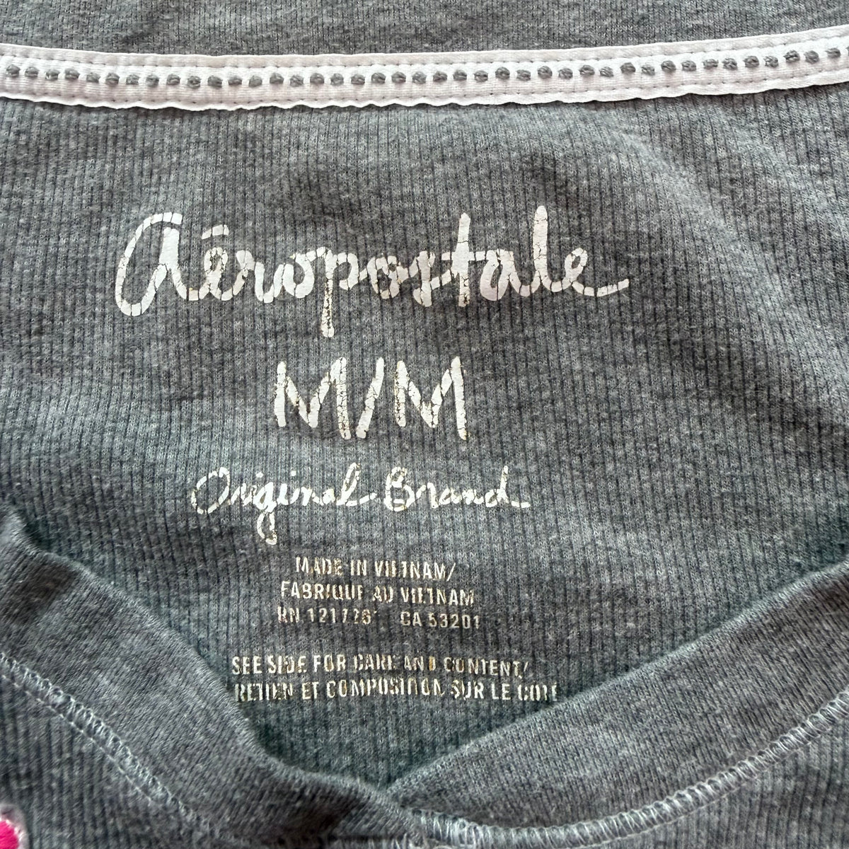 (M) early 2000s Aeropostale henley grey long sleeve button up top