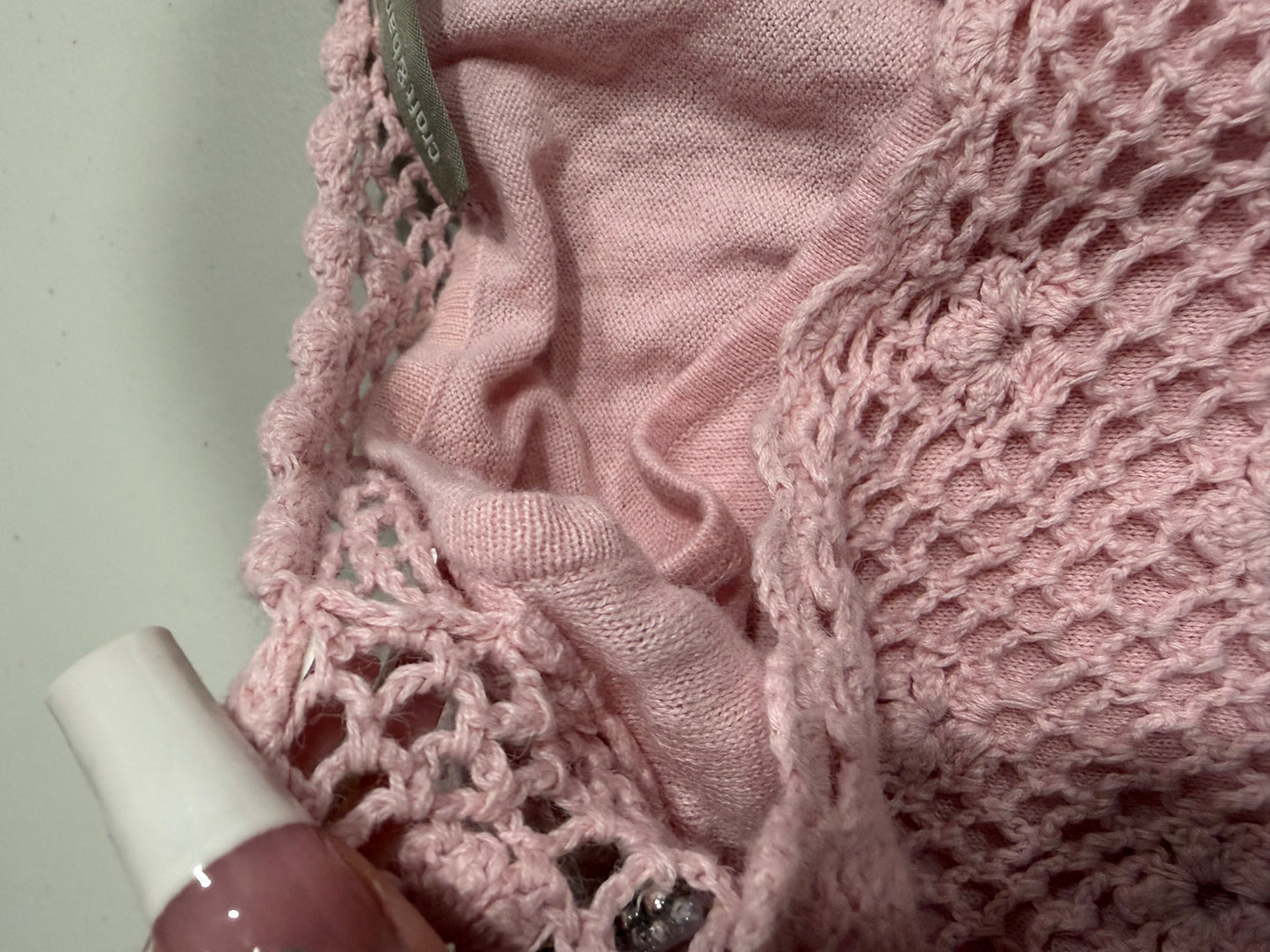 (L/XL) 2000s pink floral crochet knit top