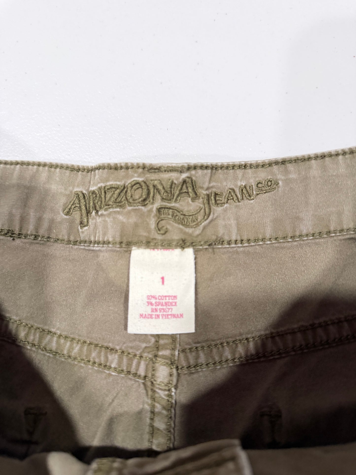 (26”) vintage green cargo mini shorts