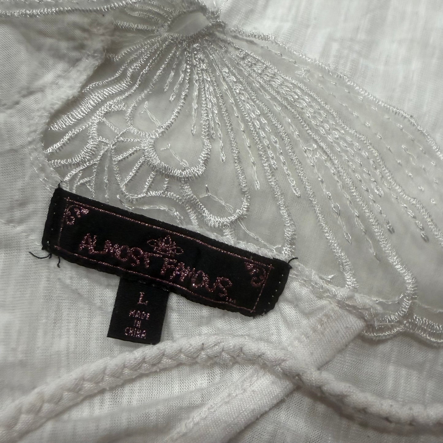 (M/L) 2000s Butterfly Sequin Mesh Detailed Top