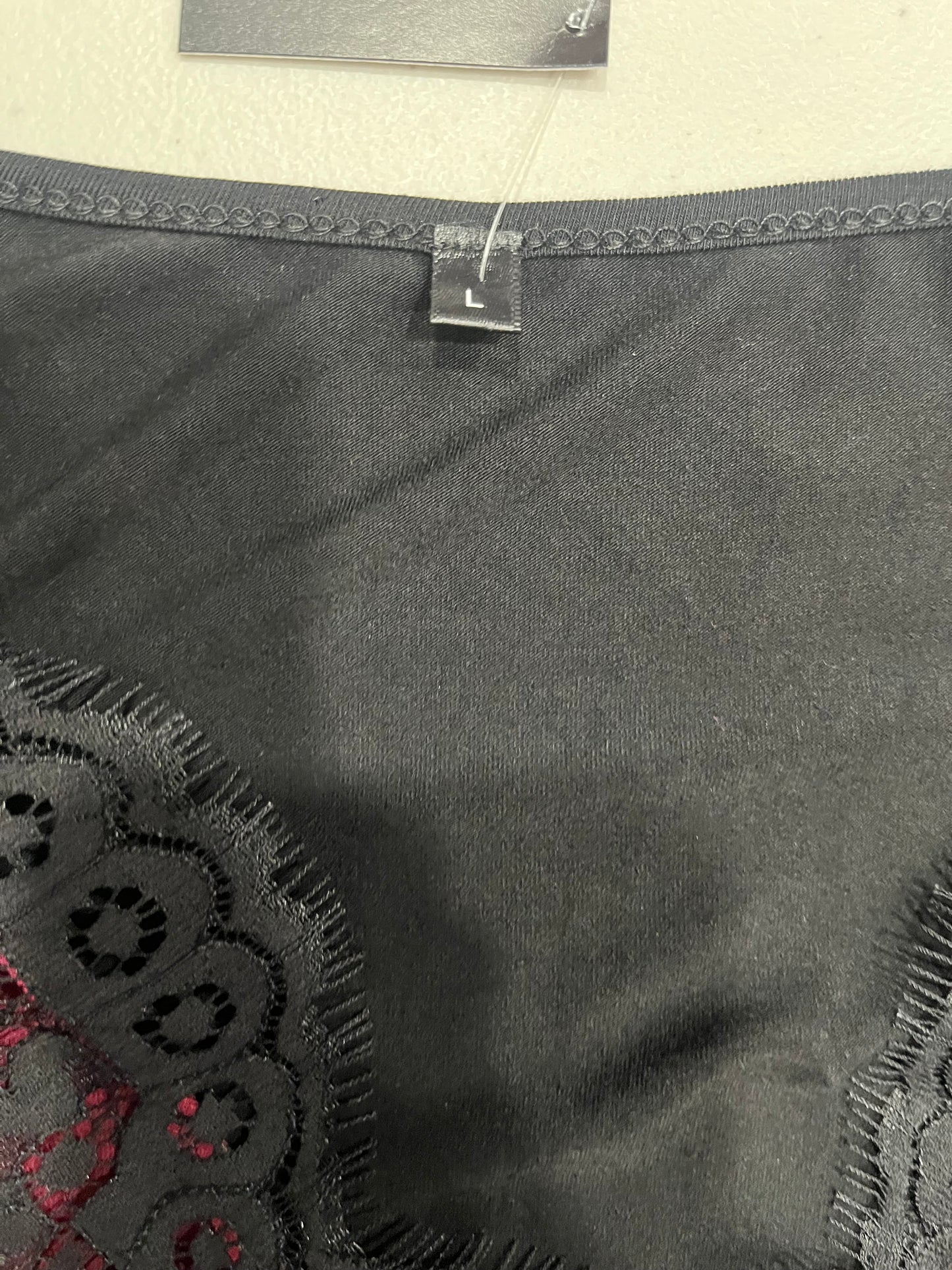 (L) 2000s Red & Black Lace Tank