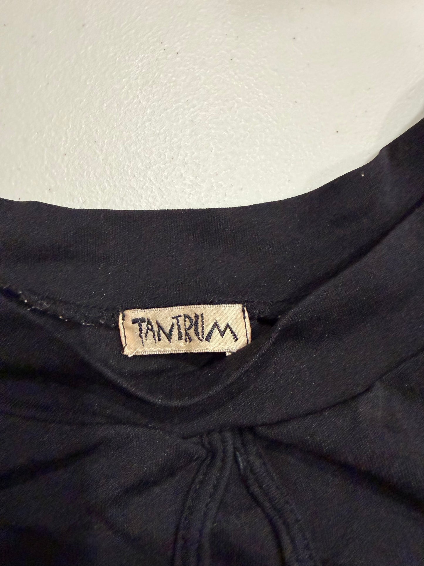 (S)vintage tantrum black top
