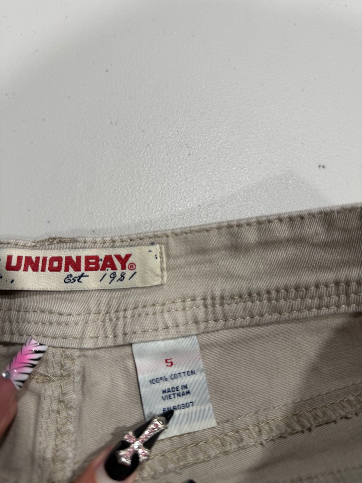 (29”) 2000s union bay cream mini shorts