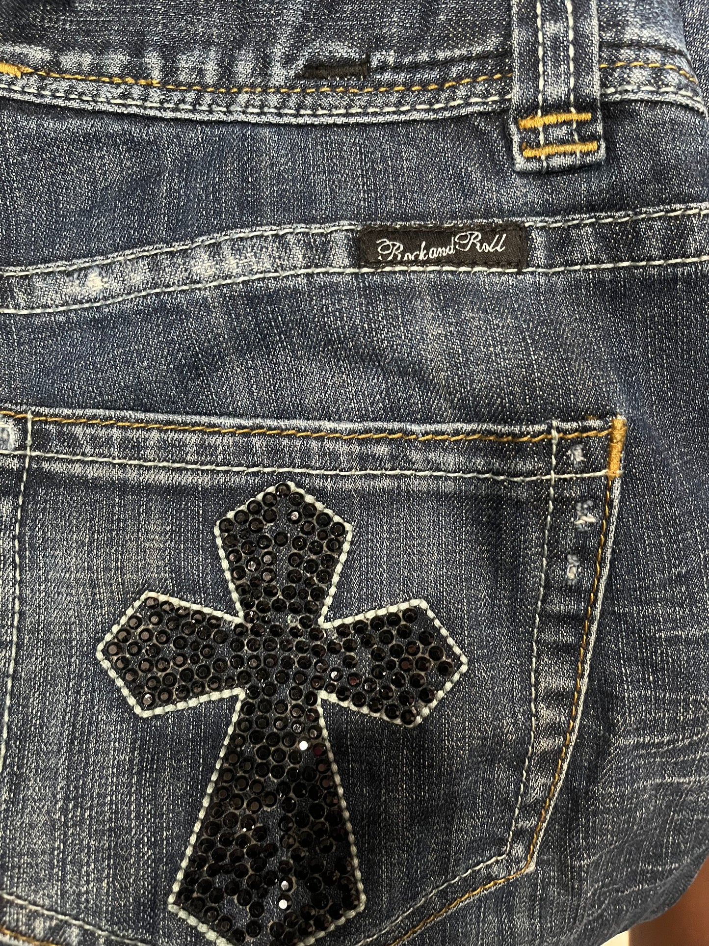(31”) Rock & Roll Cowgirl Embellished Cross Jeans
