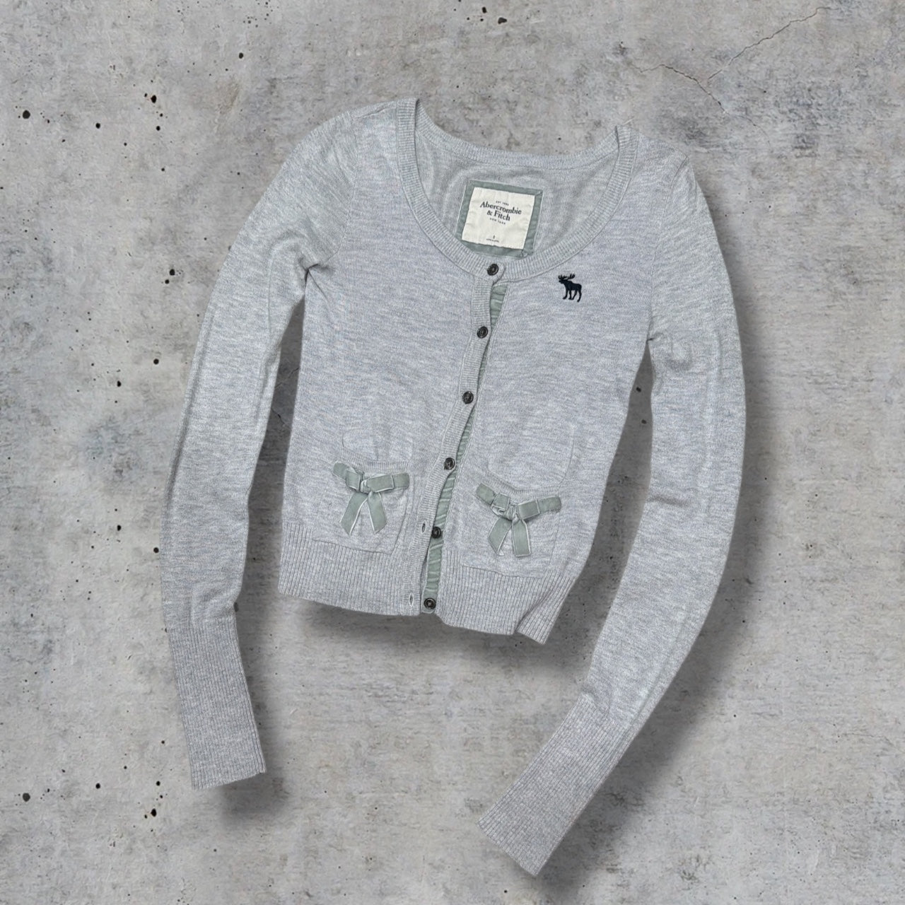 (S) 2000s abercrombie & fitch bow pocket gray button cardigan