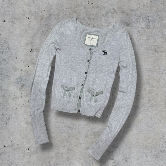 (S) 2000s abercrombie & fitch bow pocket gray button cardigan