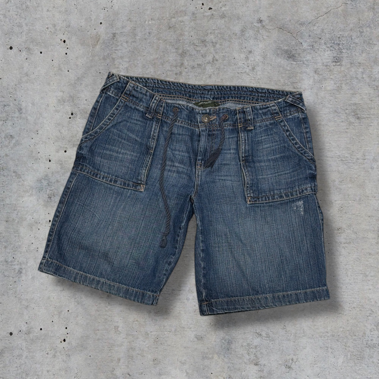 (35”) 2000s denim shorts