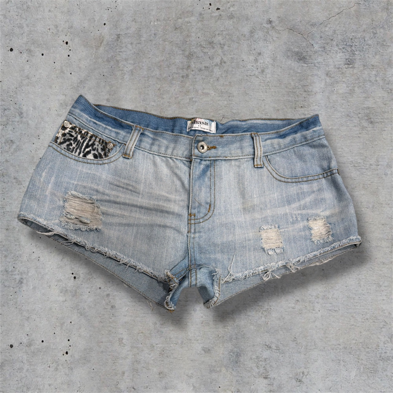 (31”) leopard print pocket denim mini shorts