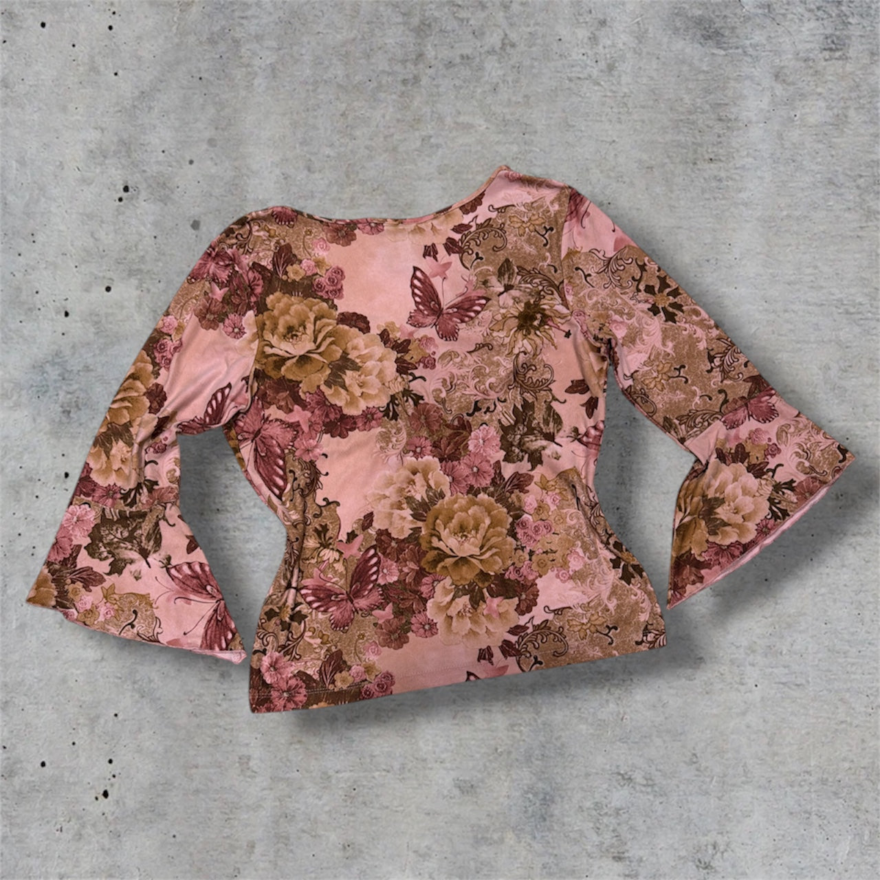 (M) vintage/y2k no boundaries lettuce trim floral bell sleeve top