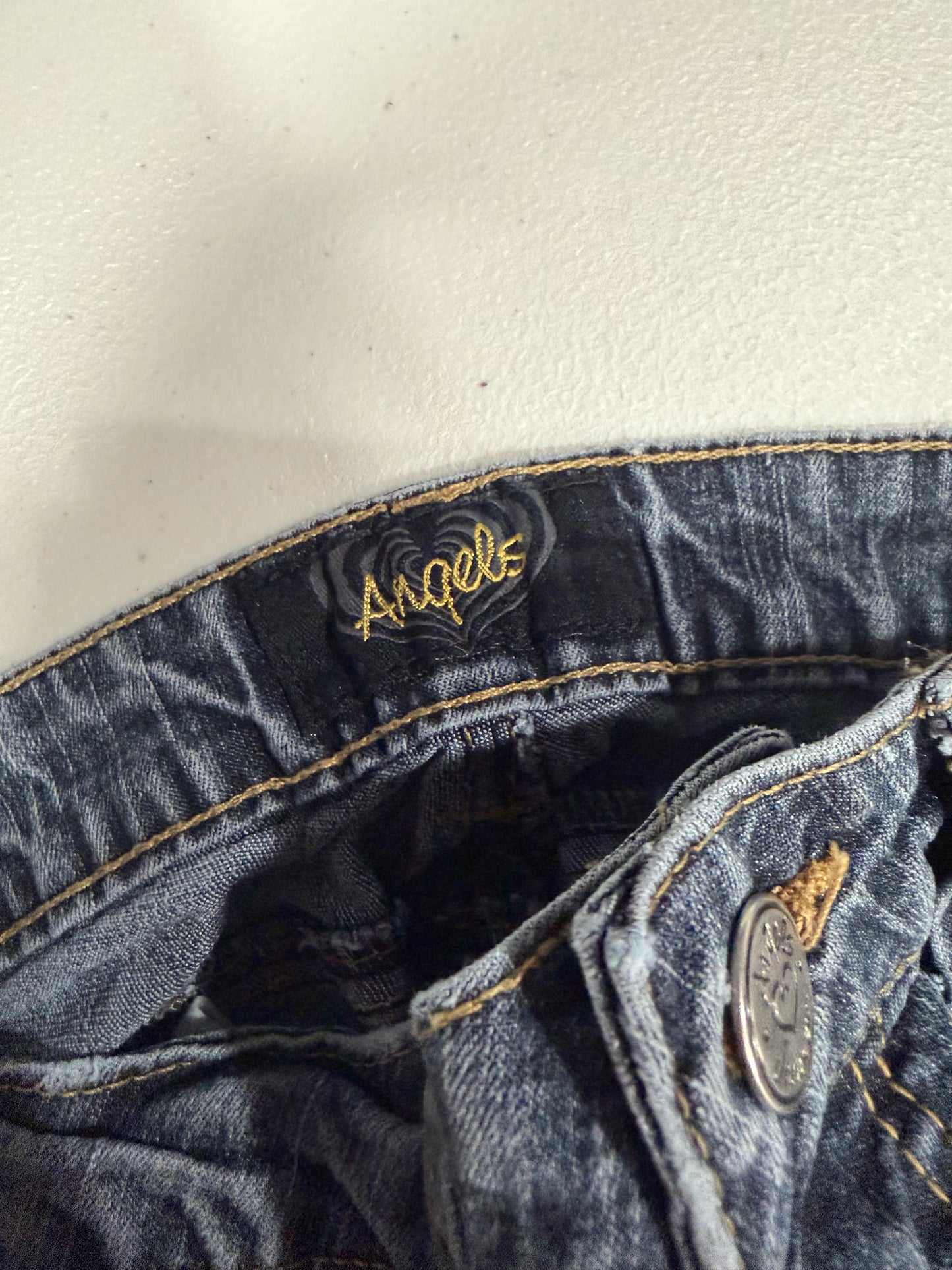 (23/24”) Y2K Angels Capri Jeans