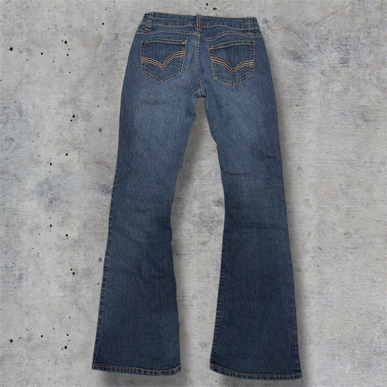 (27”) 2000s no boundaries flared jeans