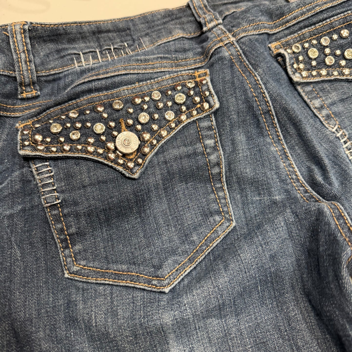 (30”) 2000s la idol embellished stud capri jeans