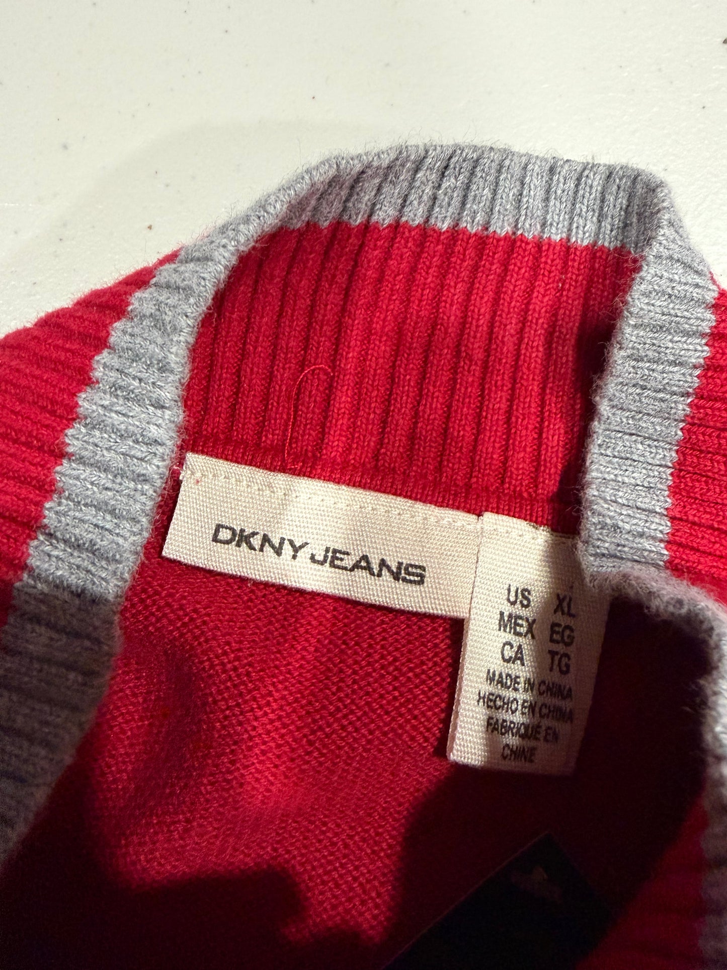 (L/XL) DKNY Red knit