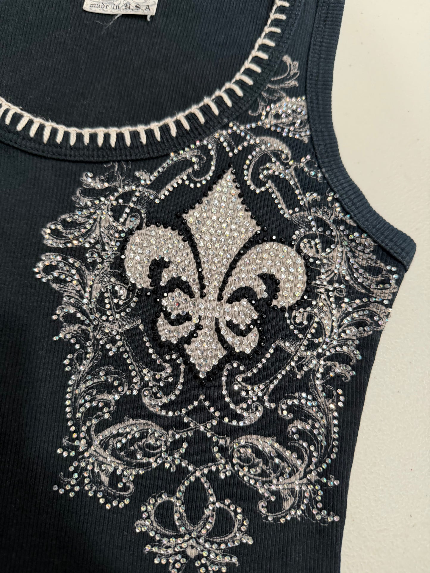 (S) 2000s vocal embellished tank