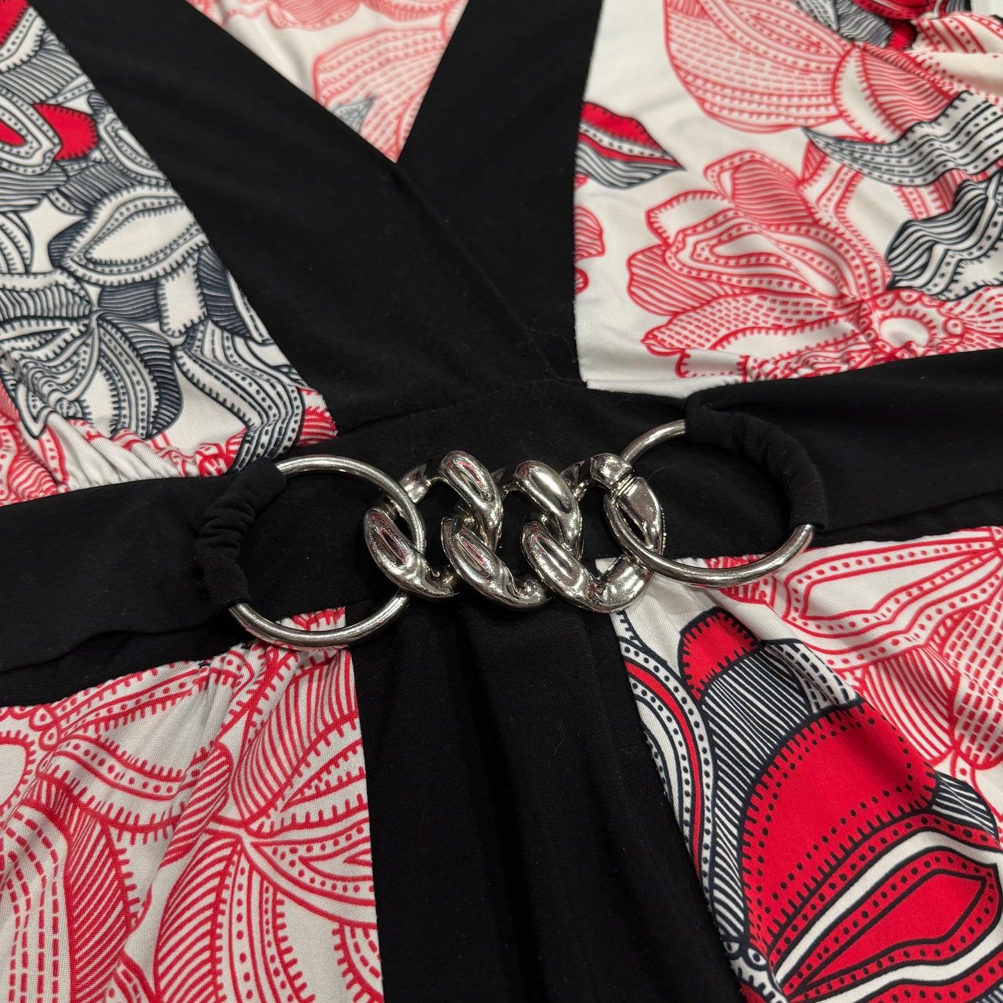 (L) EARLY 2000s/Y2K red & black charm detail tie up top