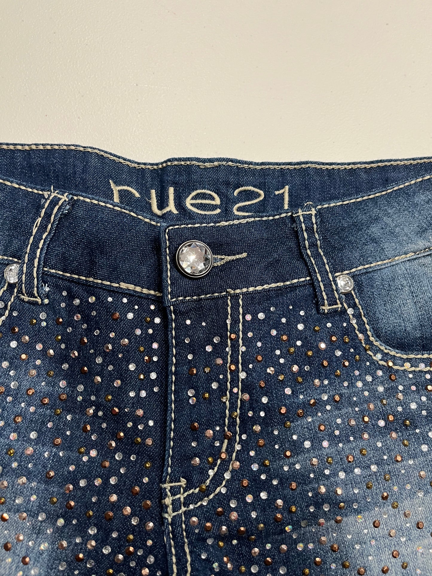(30”) 2000s Rhinestoned Rue21 Shorts