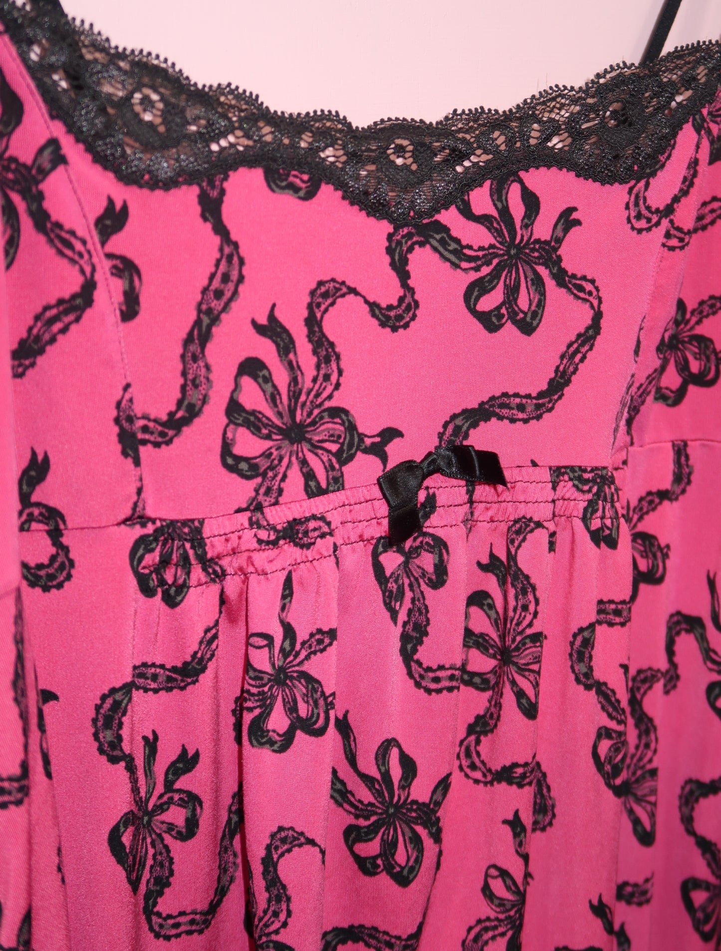 (M) Betsey Johnson bow print lace trim slip dress