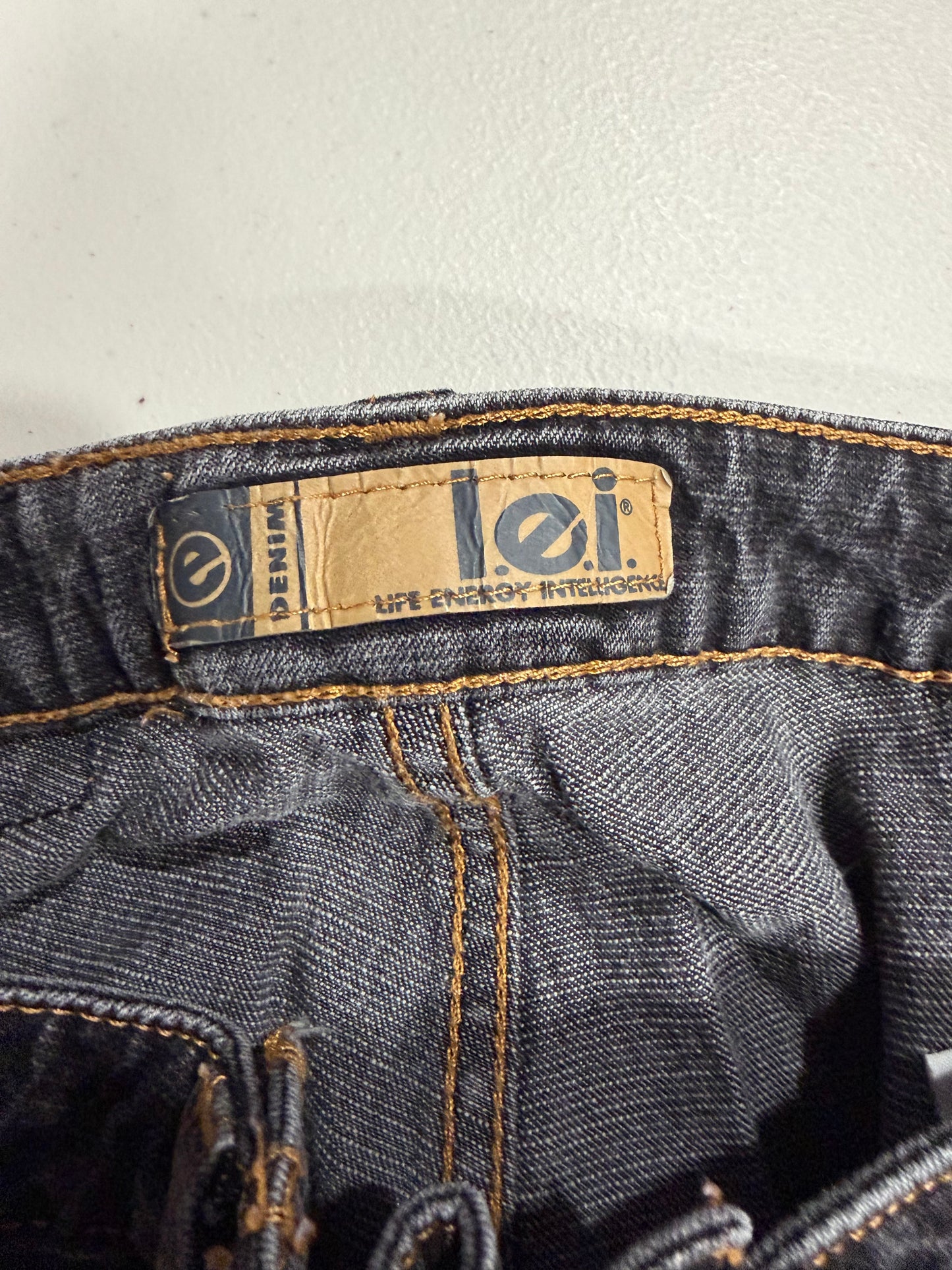 (24”) 2000s lei lace up flared grunge jeans