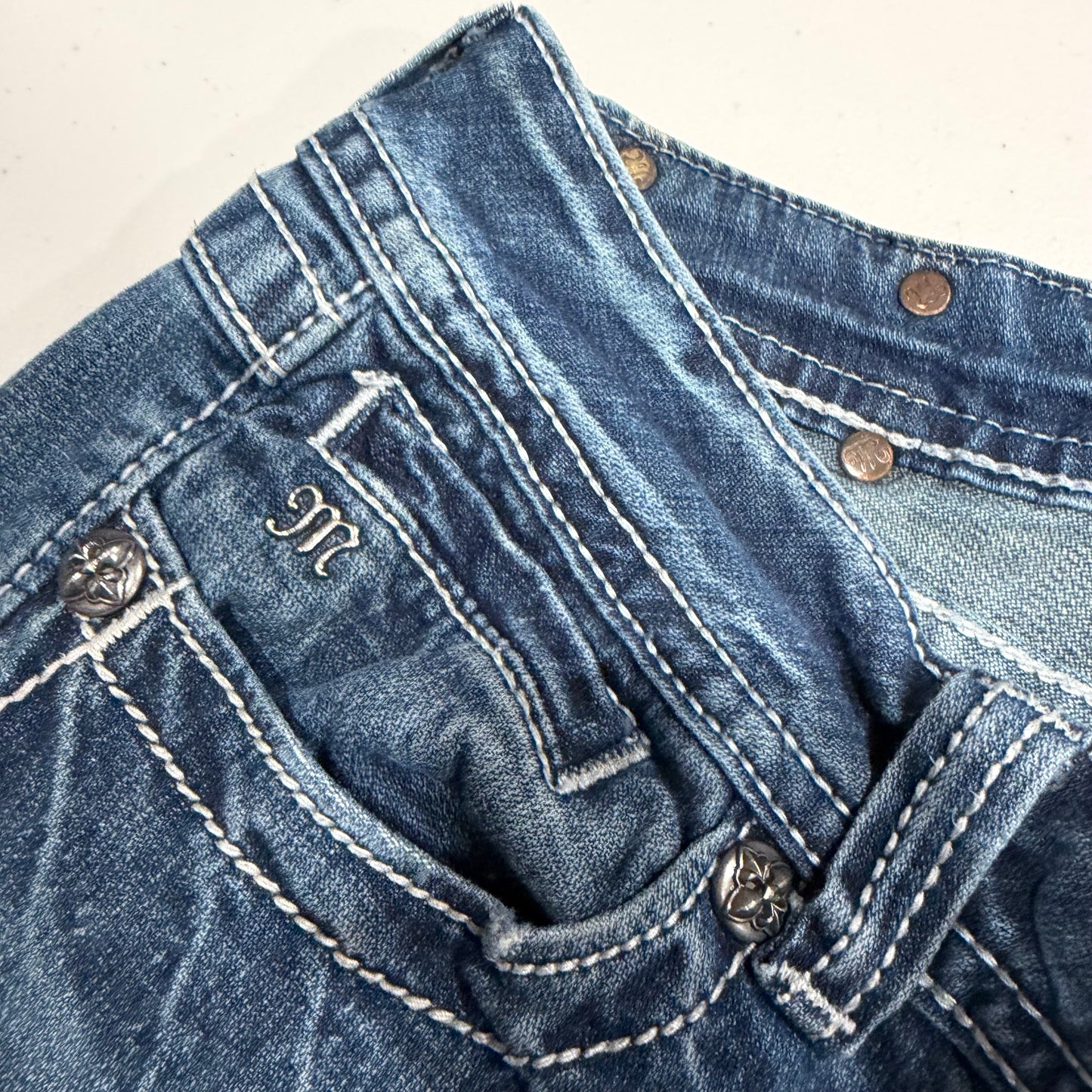 (29”) 2000s cross miss me flared jeans