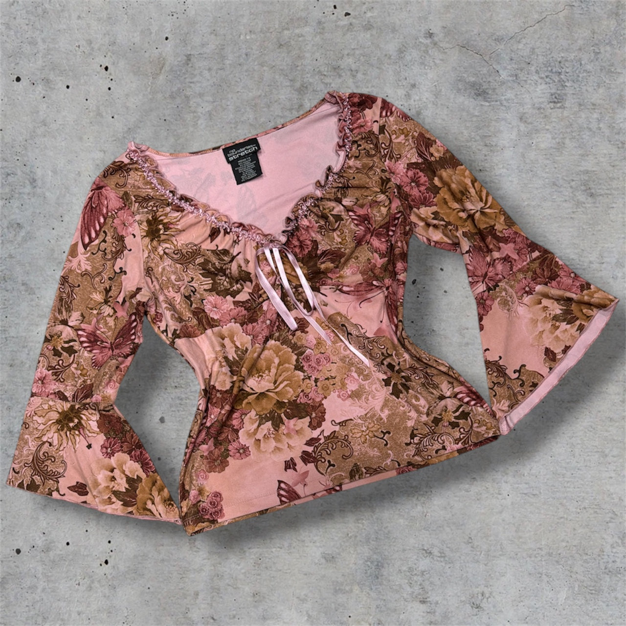 (M) vintage/y2k no boundaries lettuce trim floral bell sleeve top