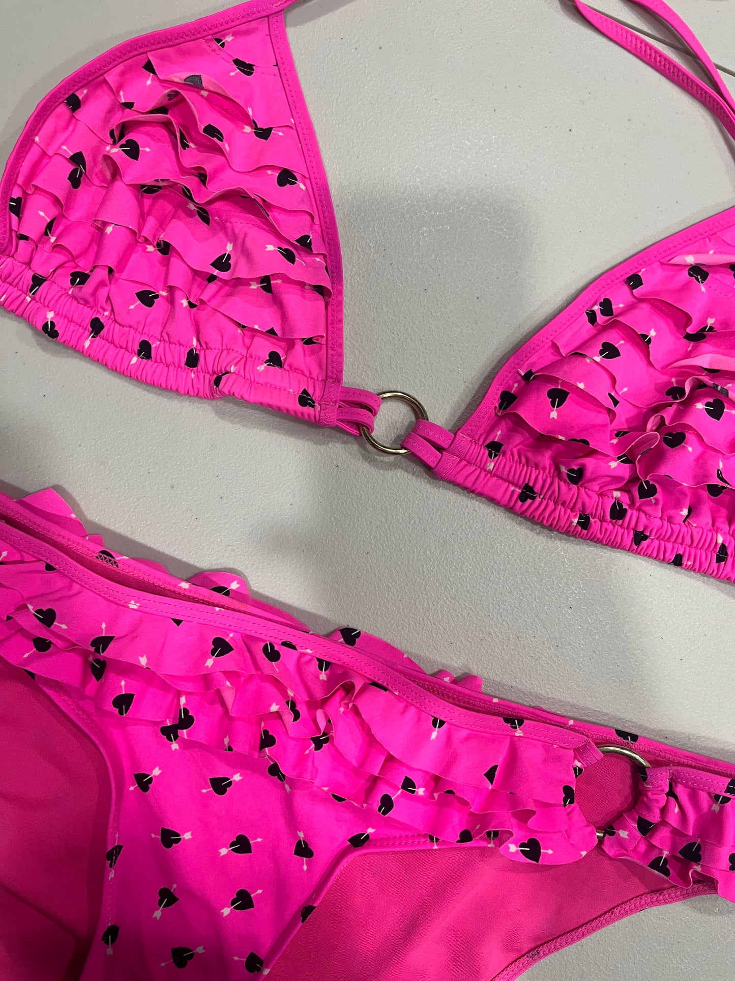 (M/L) 2000s PINK By VS Hot Pink Ruffle Heart & Arrow Bikini Set