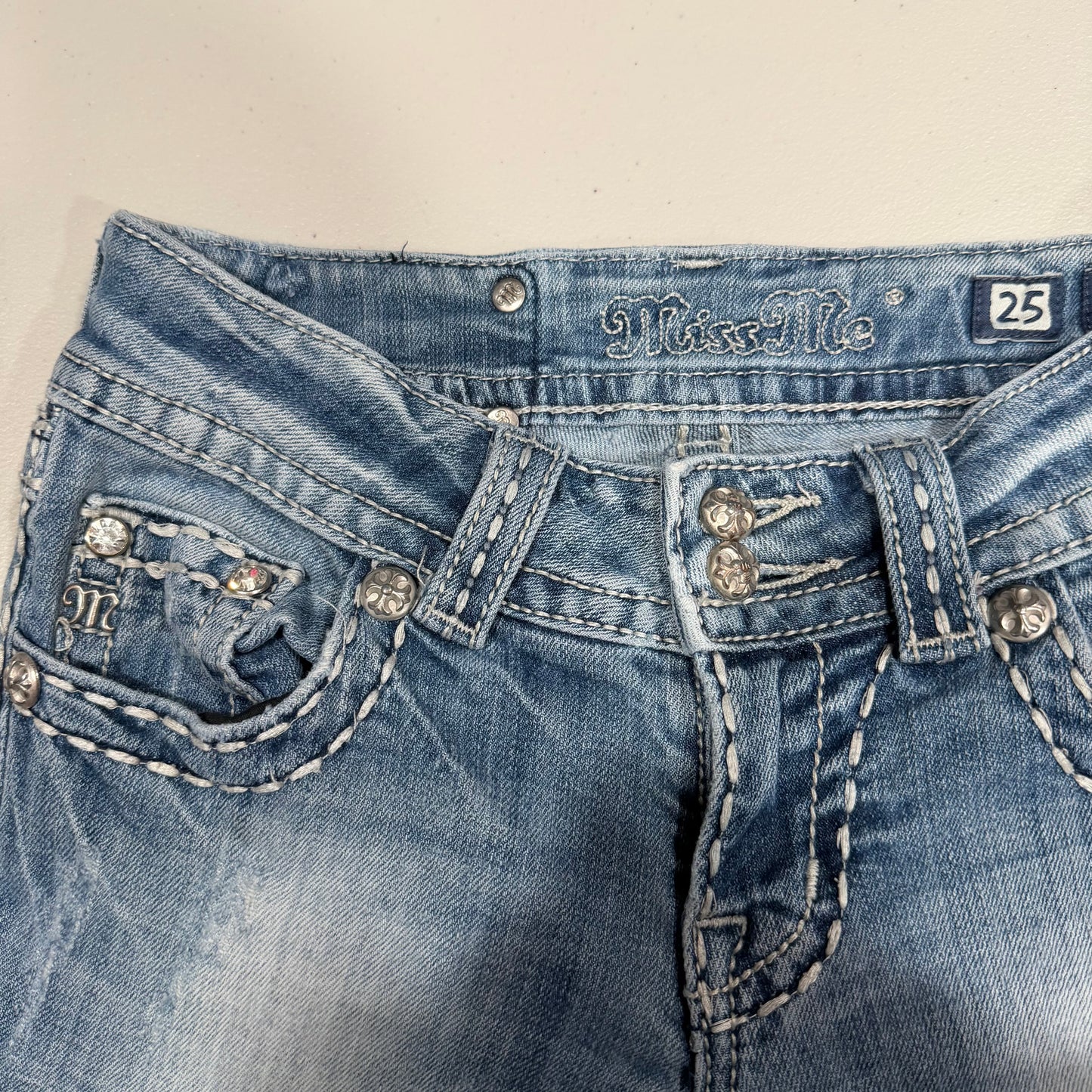 (25”) 2000s Miss Me skinny jeans