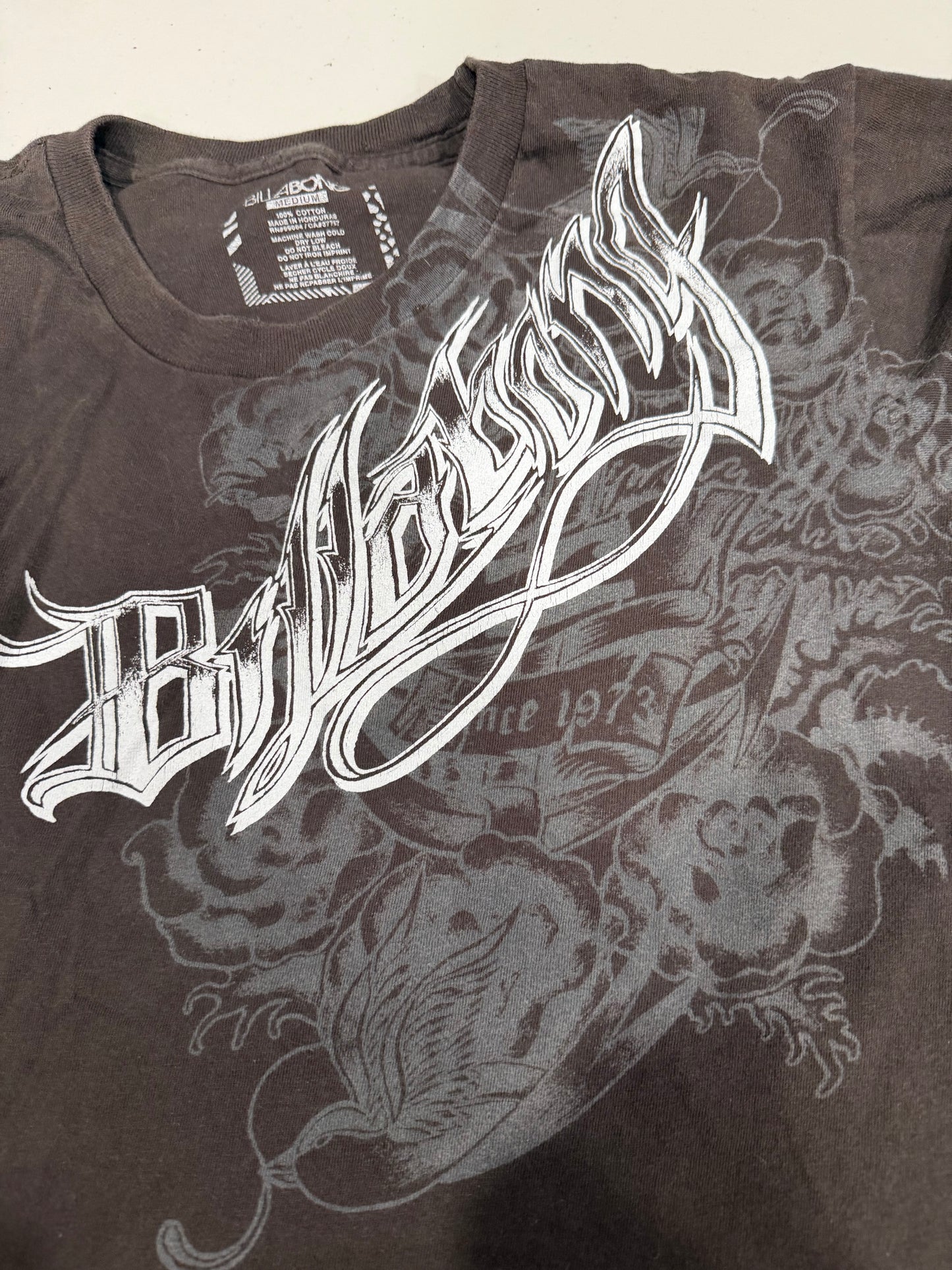 (XS/S) 2000s billabong graphic cropped tee