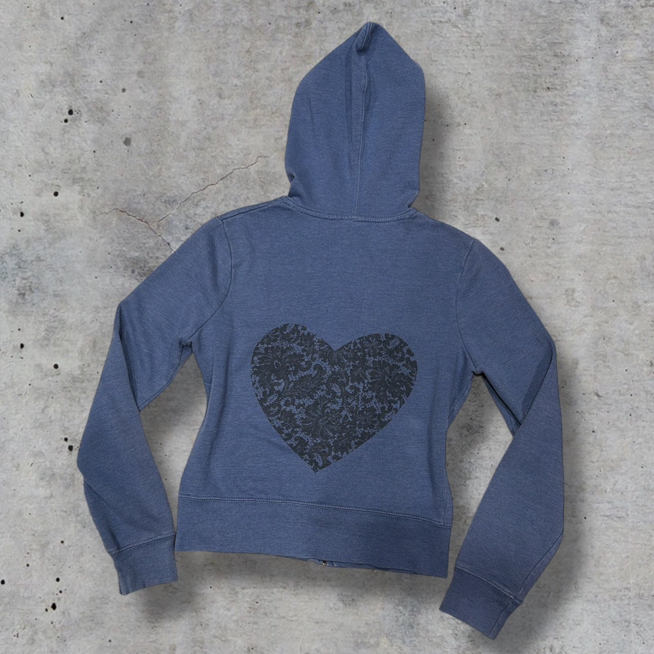 (S) 2000s blue & black heart lace graphic zip up jacket