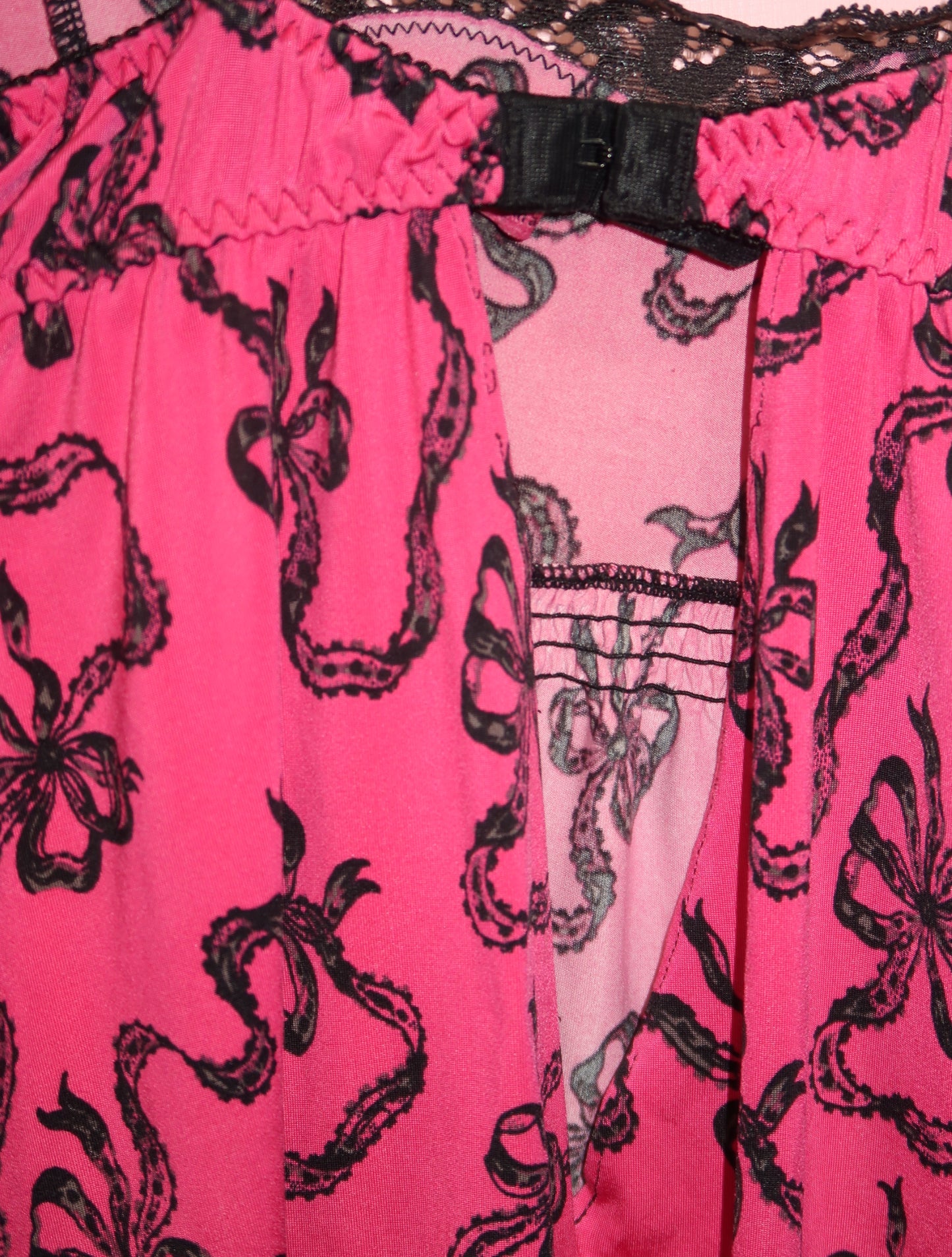 (M) Betsey Johnson bow print lace trim slip dress