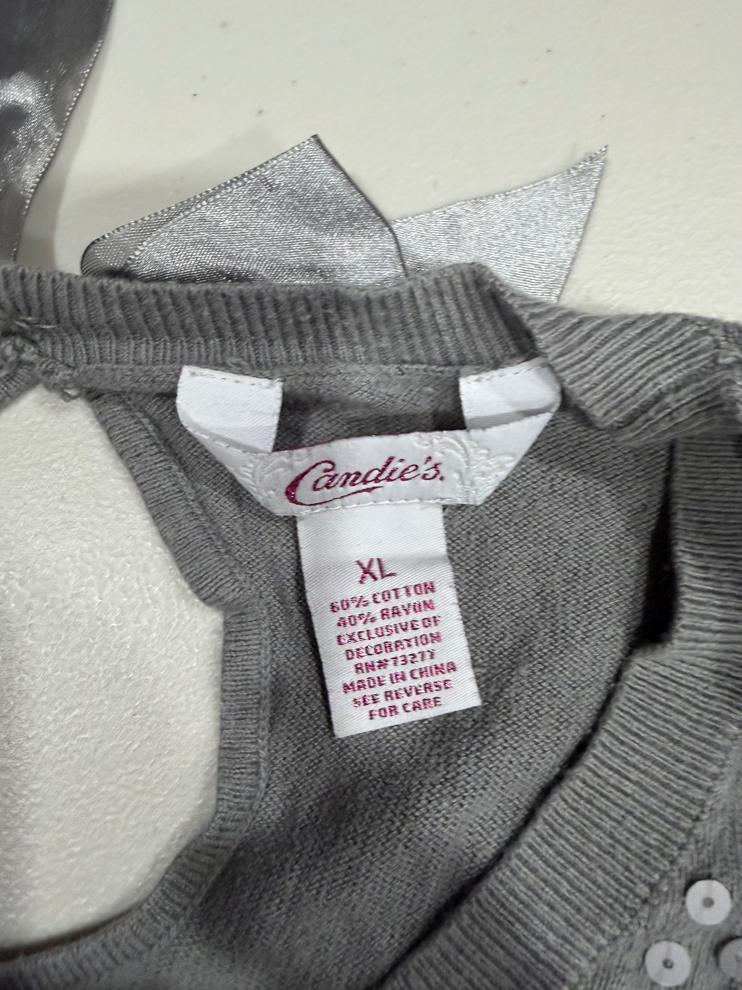 (L/XL) Y2K sequin silk bow tie sweater top