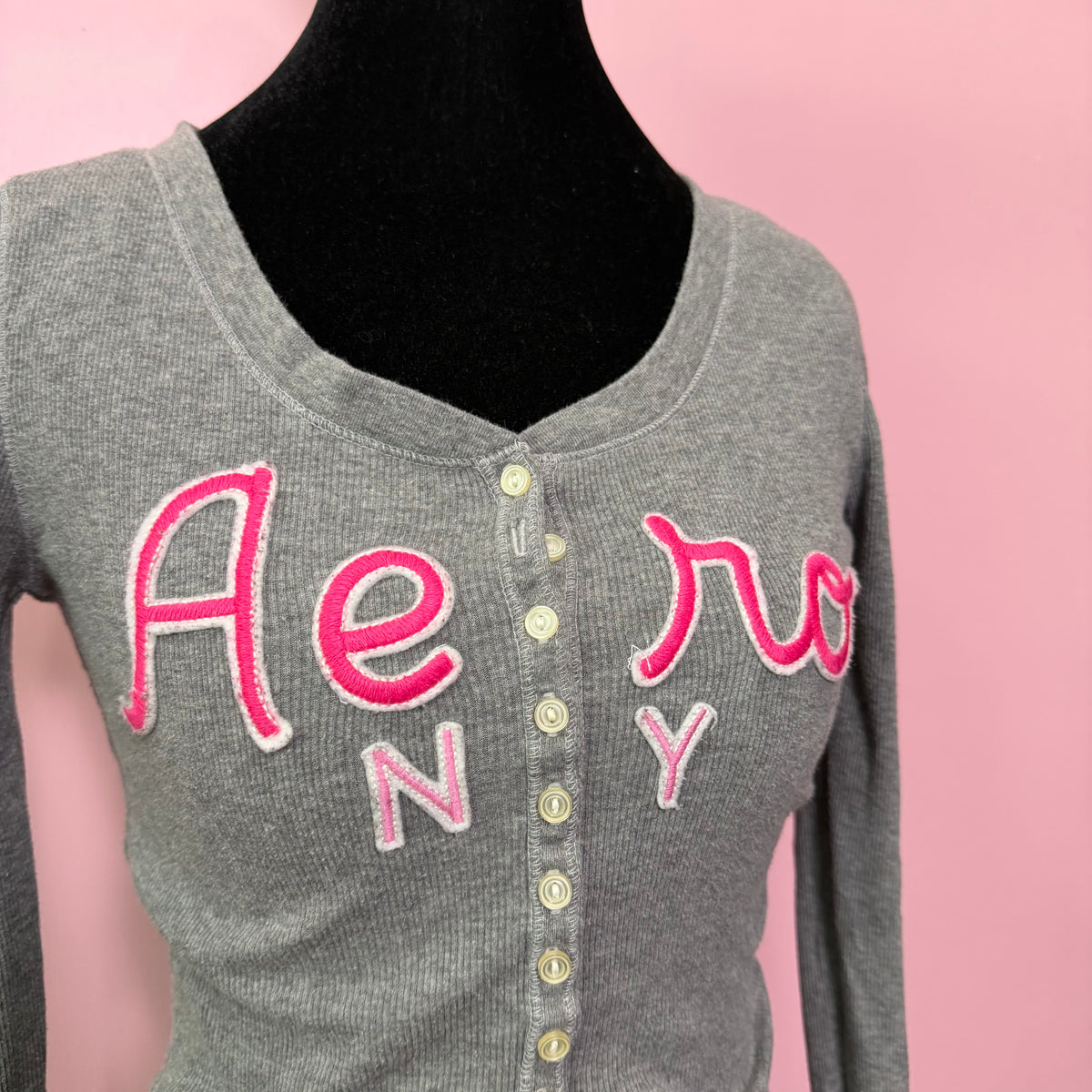 (M) early 2000s Aeropostale henley grey long sleeve button up top