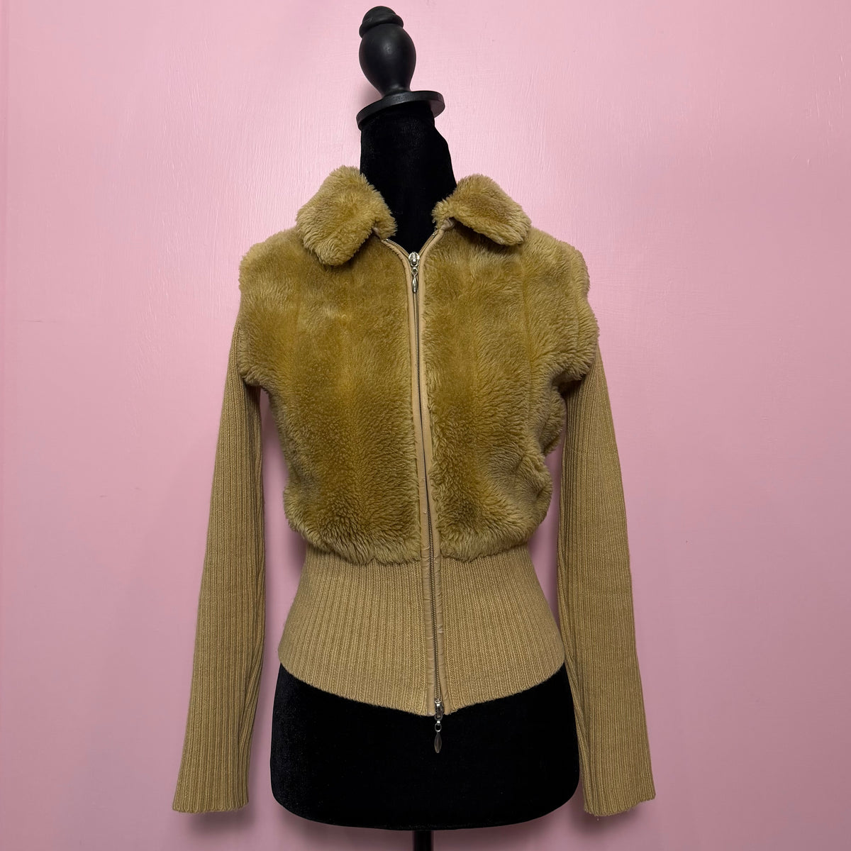 (S) 2000s tan fur jacket