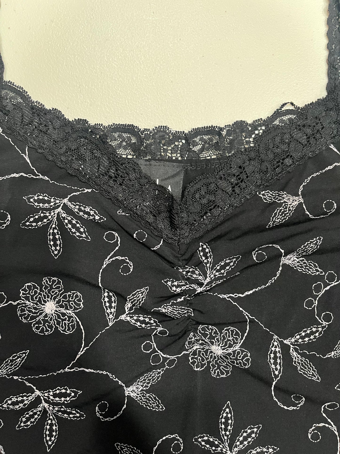 (L/XL) Vintage Floral Lace Trim Tank