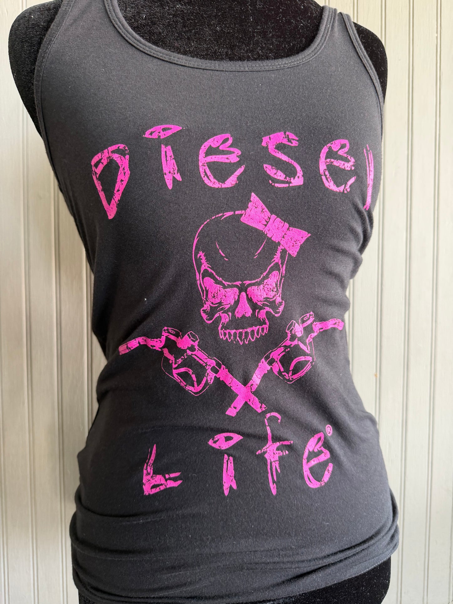 (S) y2k “diesel life” skull bow gun graphic tank top