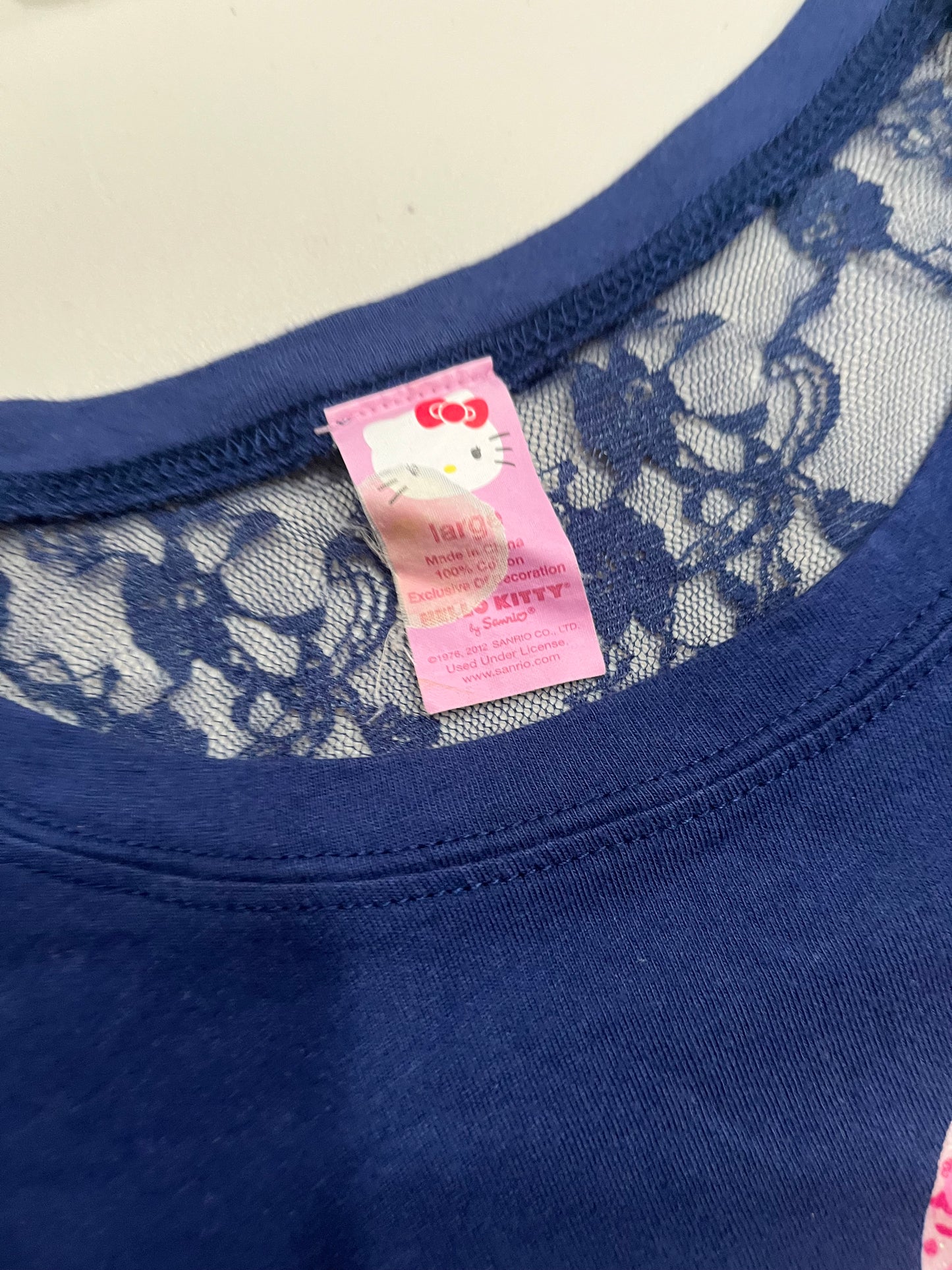 (L) Hello Kitty Floral Lace Detail Top
