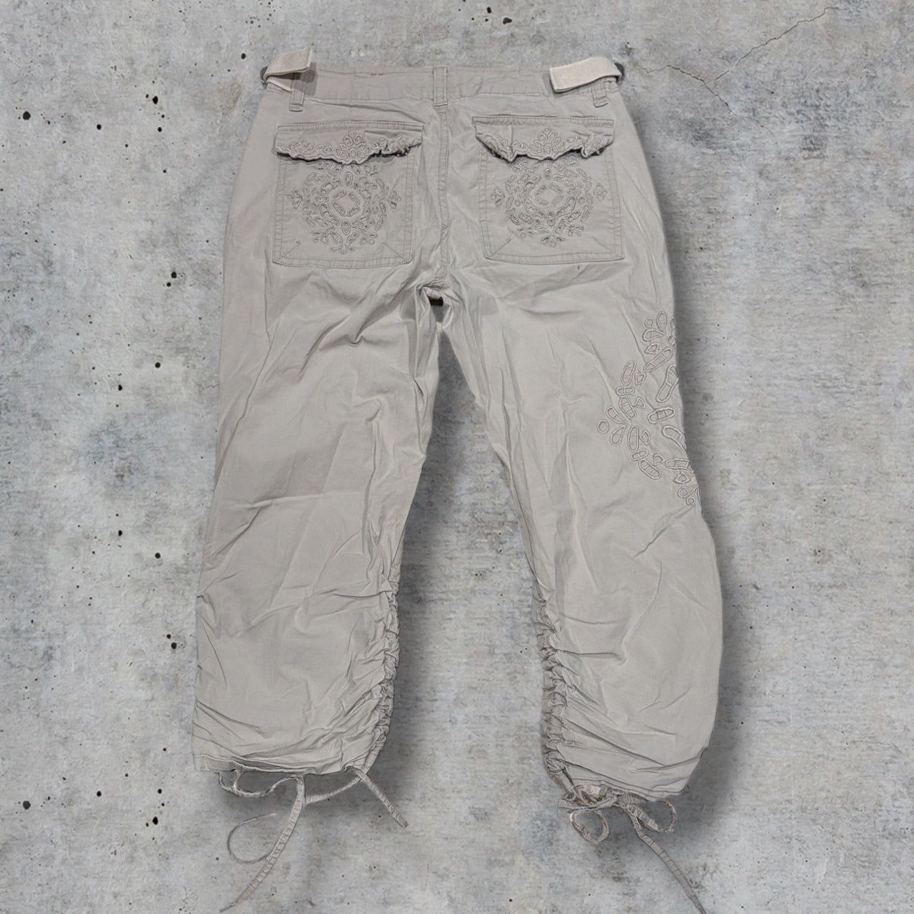 (0/1) vintage candie’s detailed capris