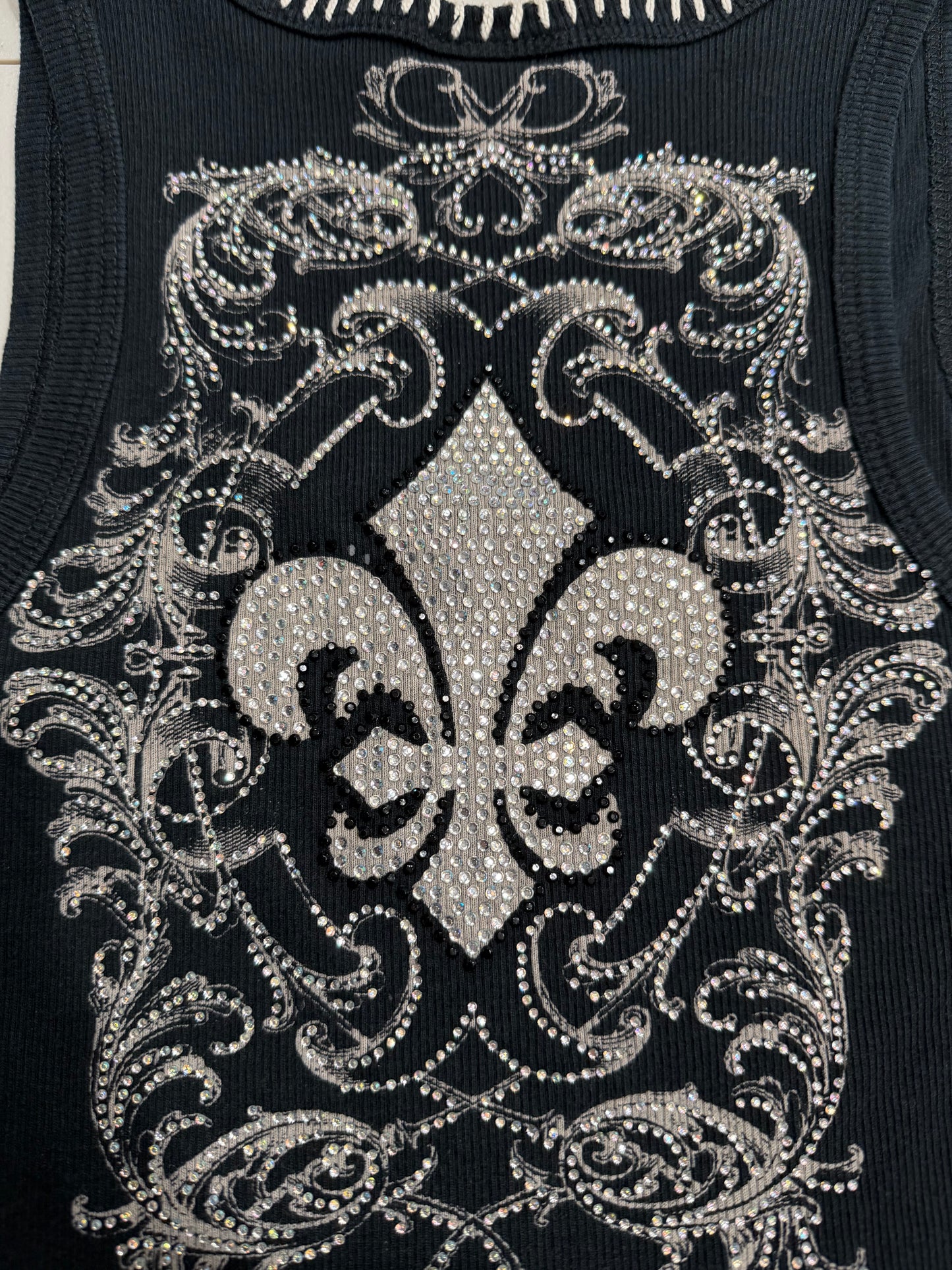 (S) 2000s vocal embellished tank