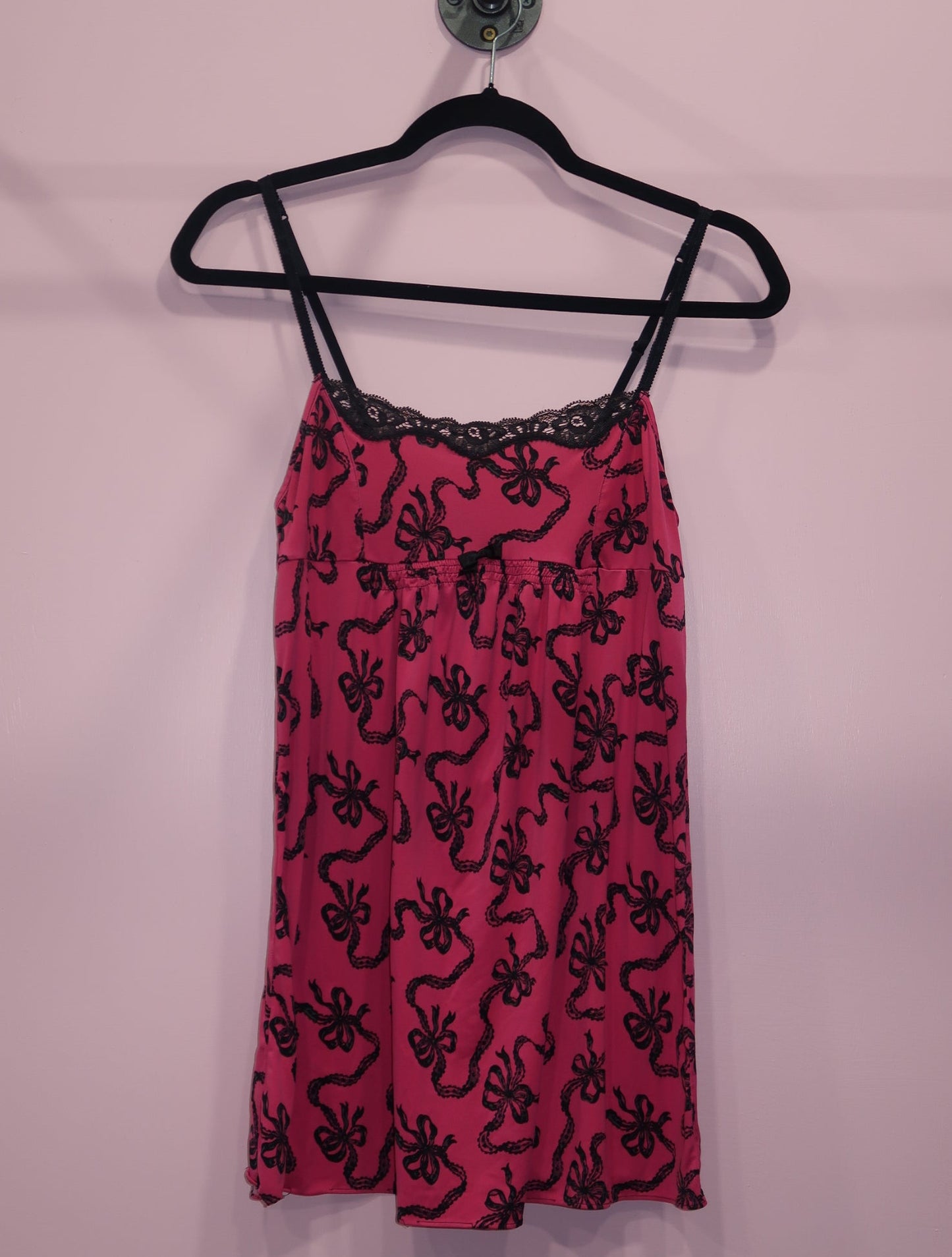 (M) Betsey Johnson bow print lace trim slip dress