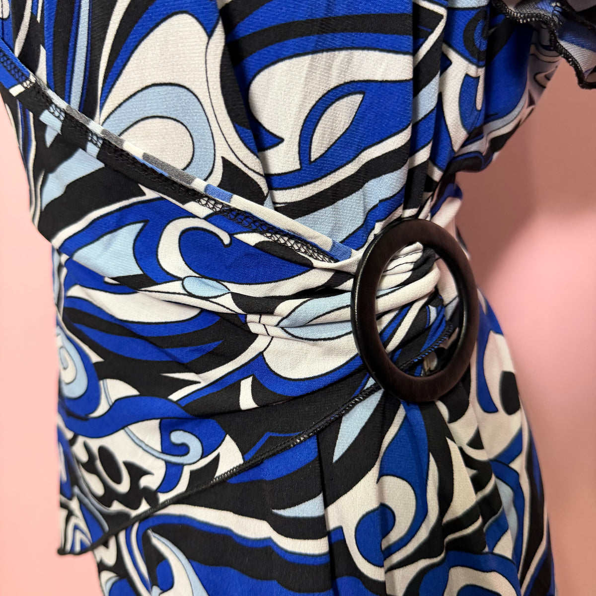 (XL) Y2K abstract print blue wrap top