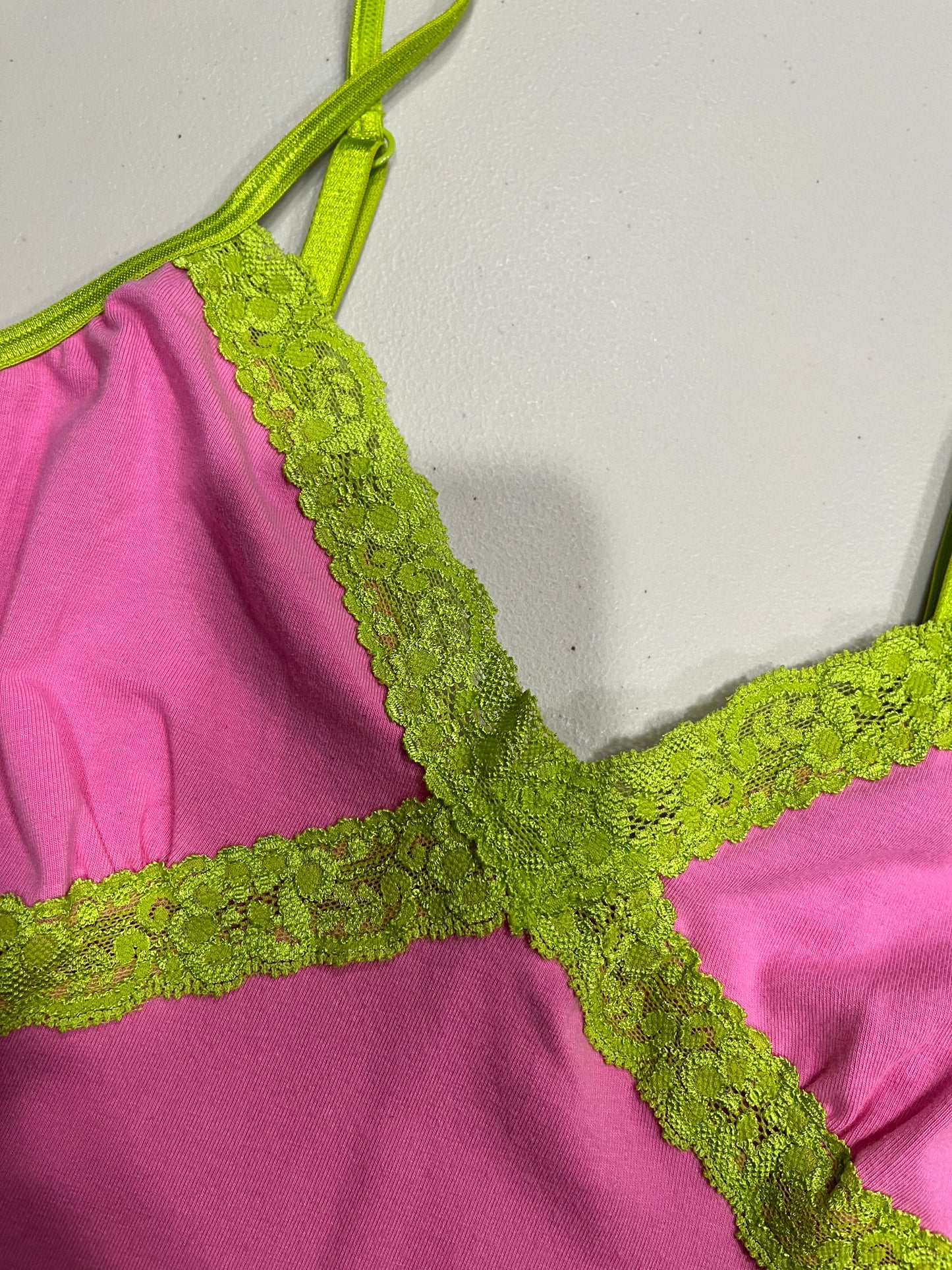 (M) VS By PINK lace trim tank