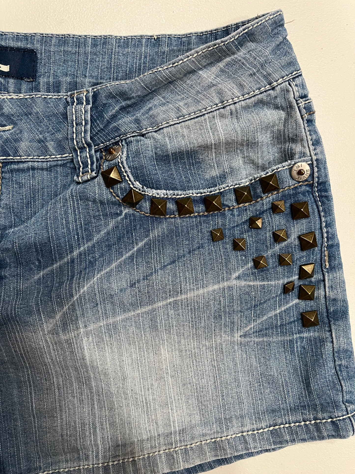 (31”) Grunge Studed Denim Shorts