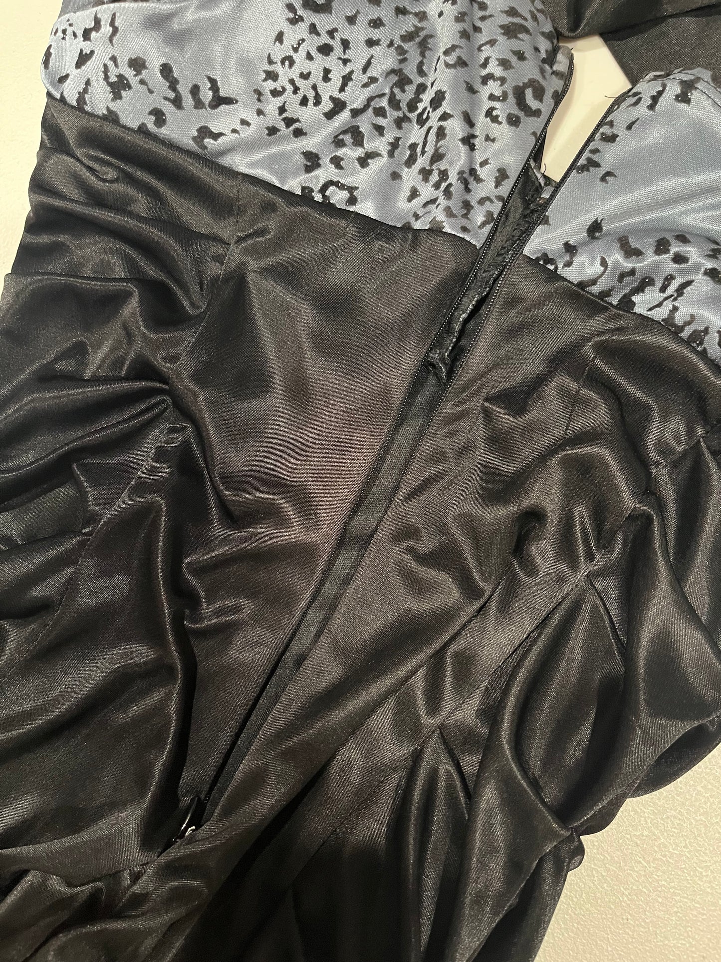 (M) 2000s Leopard Print Glittery Satin Mini Bodycon Dress