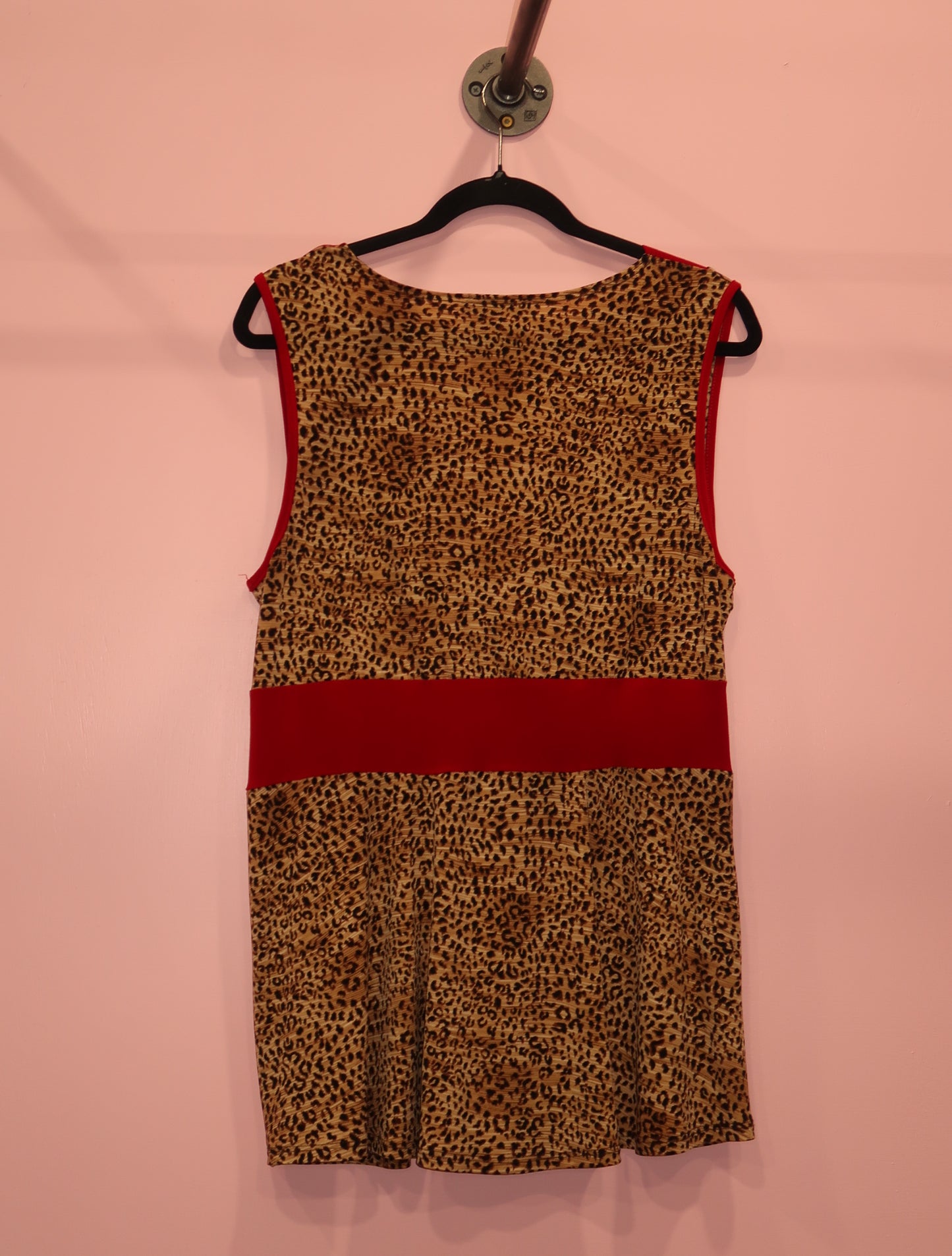 (3XL) 2000s leopard print red trim top