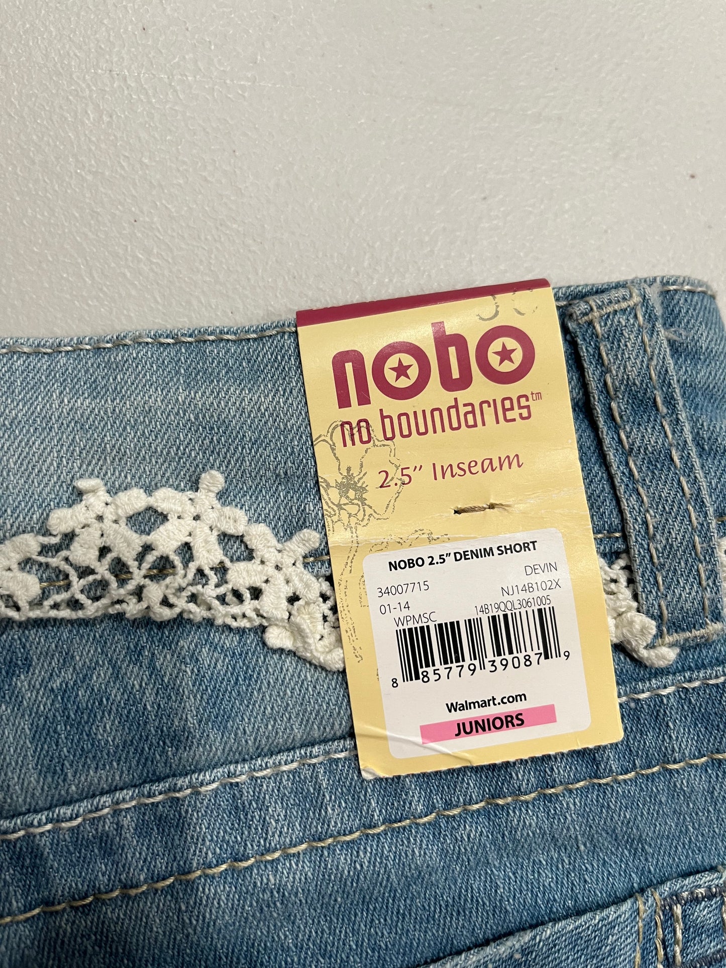 (30”) NWT No boundaries Lace Trim Denim Shorts